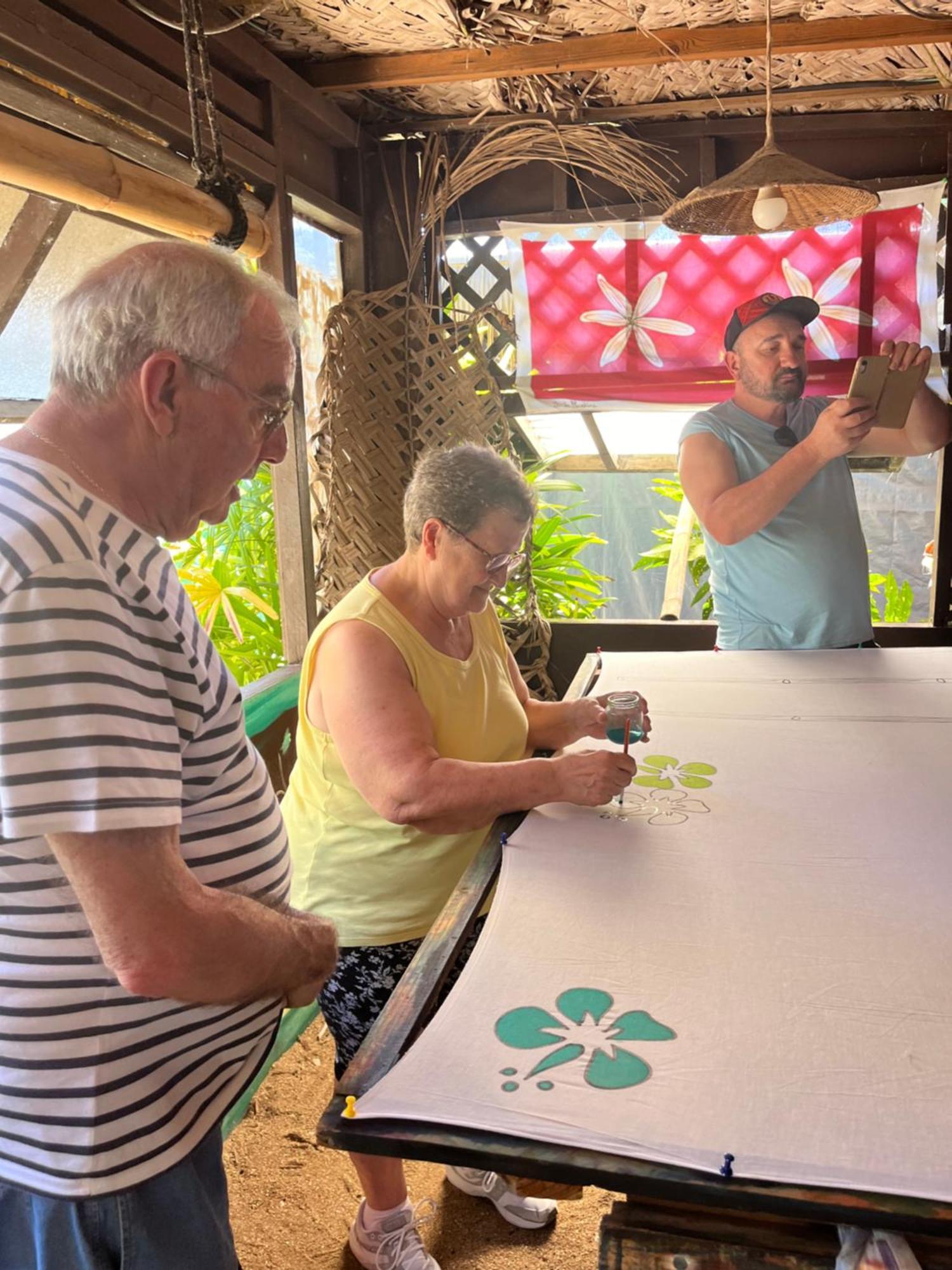 Manatini Lodge Faie エクステリア 写真