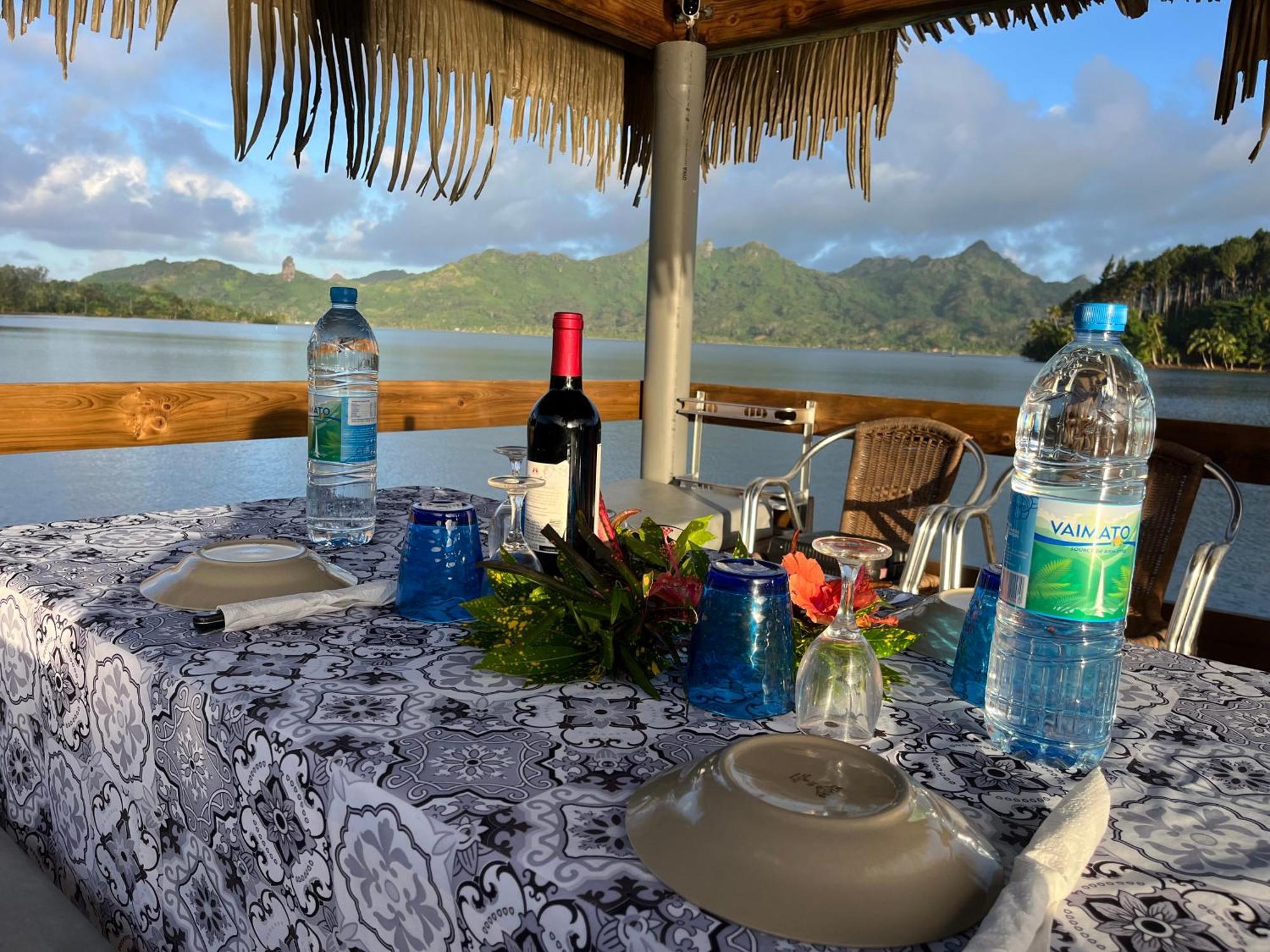 Manatini Lodge Faie エクステリア 写真